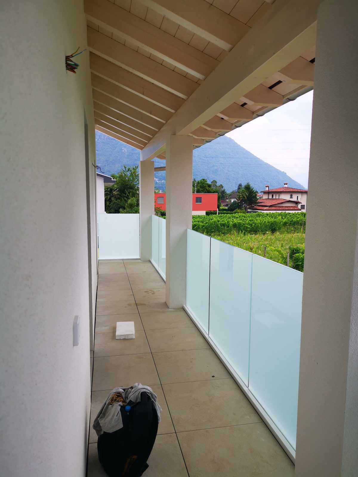 Installazione ALUSKY — parapetto in vetro