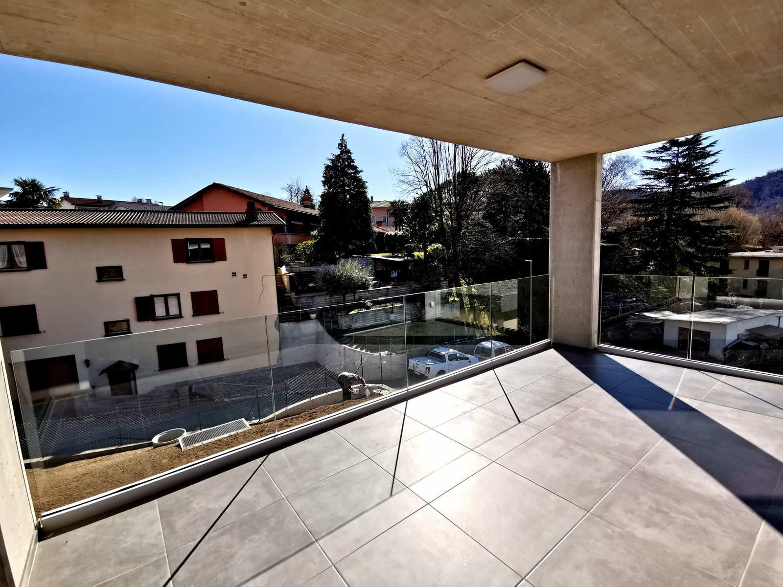 Installazione ALUSKY — parapetto in vetro